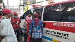 PMI Kota Jakarta Berikan Pertolongan Penyintas Kebakaran Restoran Hang Tuah