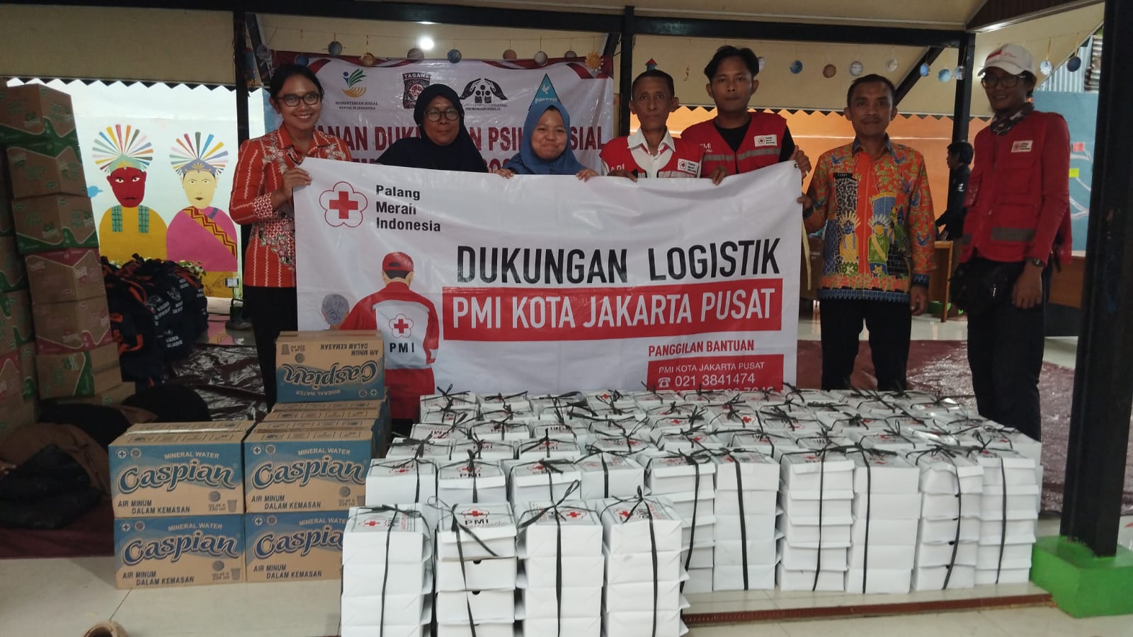 PMI Jakarta Pusat Salurkan Bantuan dan Siaga Posko Kesehatan untuk Korban Kebakaran di Senen