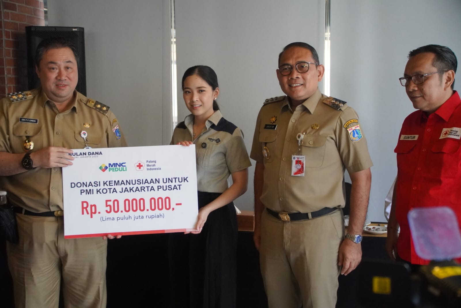 PMI Jakarta Pusat Terima Bantuan Kemanusiaan dari MNC Peduli