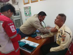 pmi bantu warga
