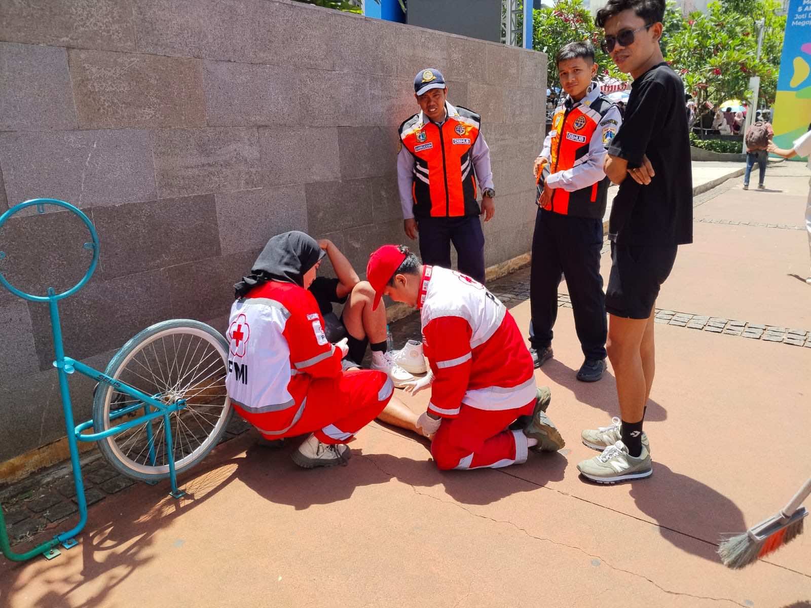 CFD Jakarta Diwarnai Kecelakaan, PMI Jakpus Tanggap Tangani Korban di Lokasi