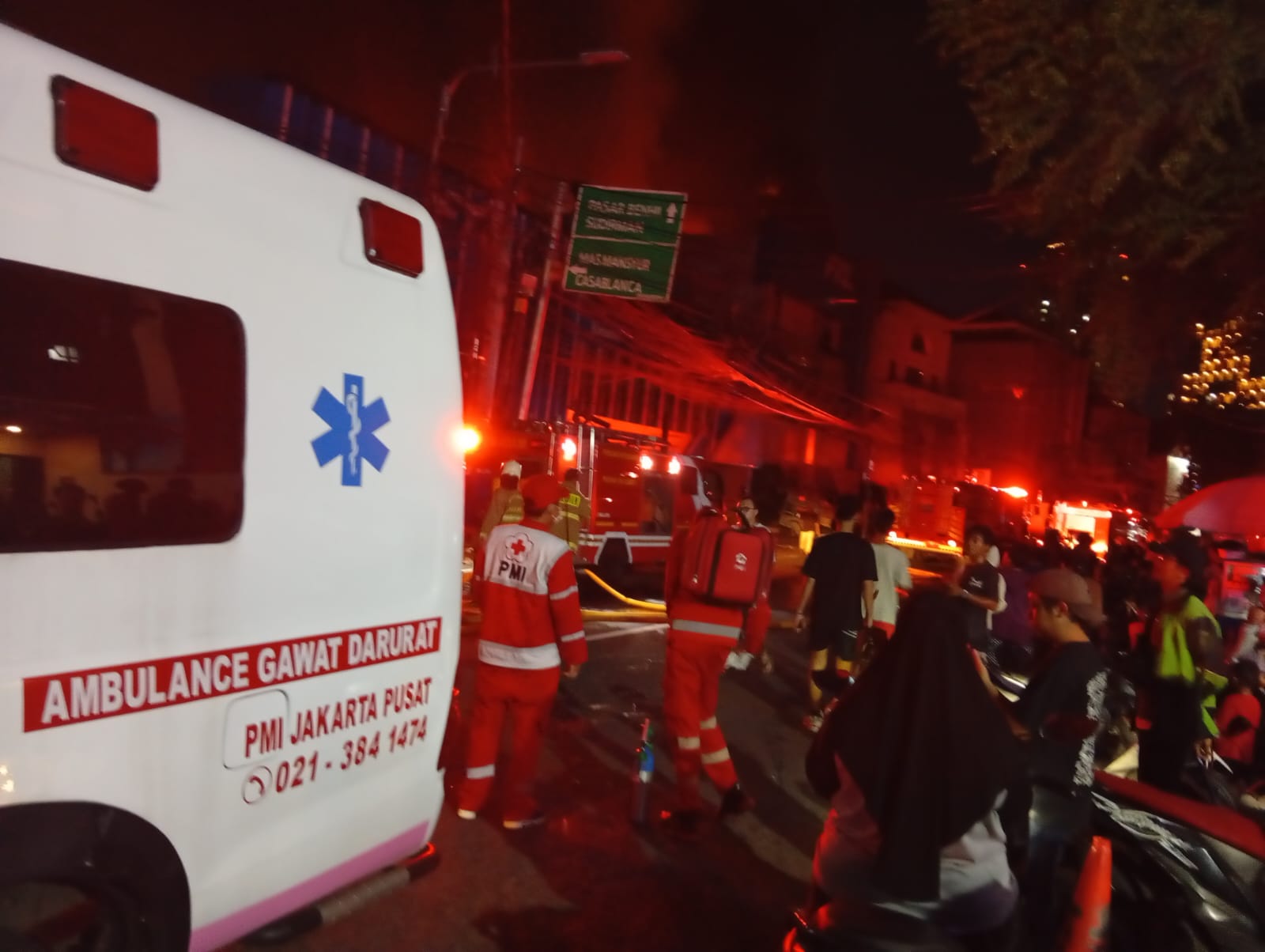 PMI Jakpus Sigap Tangani Korban Kebakaran Benhil