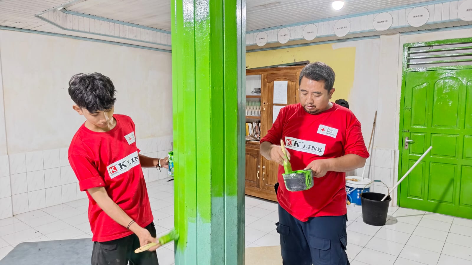 Peduli Fasilitas Ibadah, PMI Jakpus Cat Ulang Mushalla dan TPA Nurul Iman