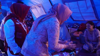 PMI Dampingi Ketua TP PKK Jakarta Pusat Tinjau Layanan bagi Penyintas Kebakaran