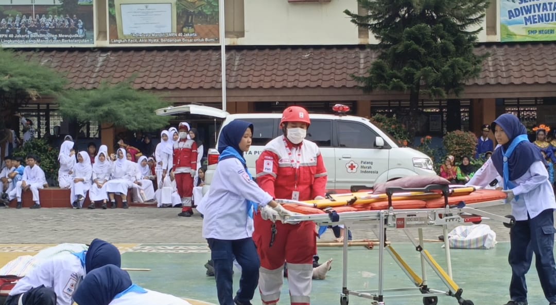 PMI Kota Jakarta Pusat Dukung Demo Ekstrakurikuler PMR pada MPLS
