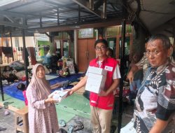 Hari Kedua Pascakebakaran Kartini, PMI Jakpus Distribusikan Makan Siang bagi Penyintas